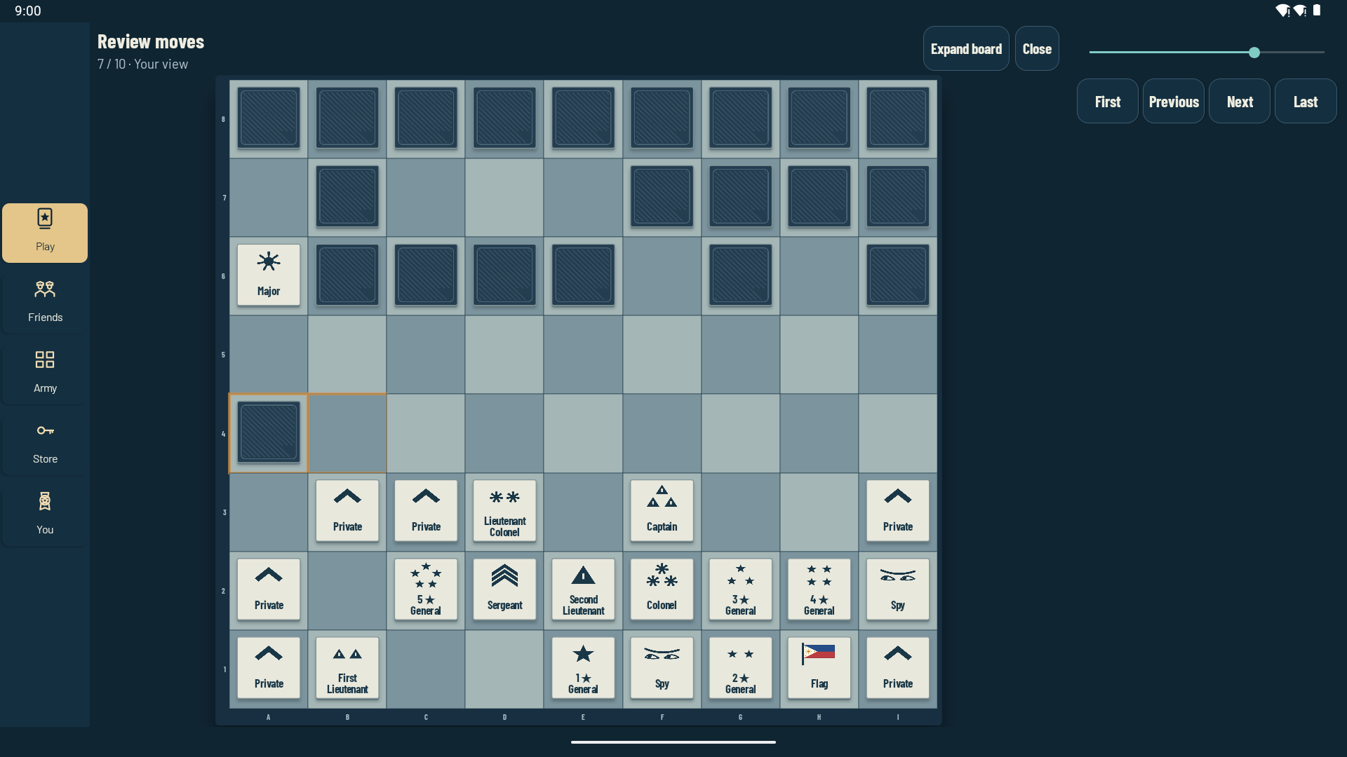 Henerals tablet game review with a large board, concealed opponent ranks and separate move navigation controls